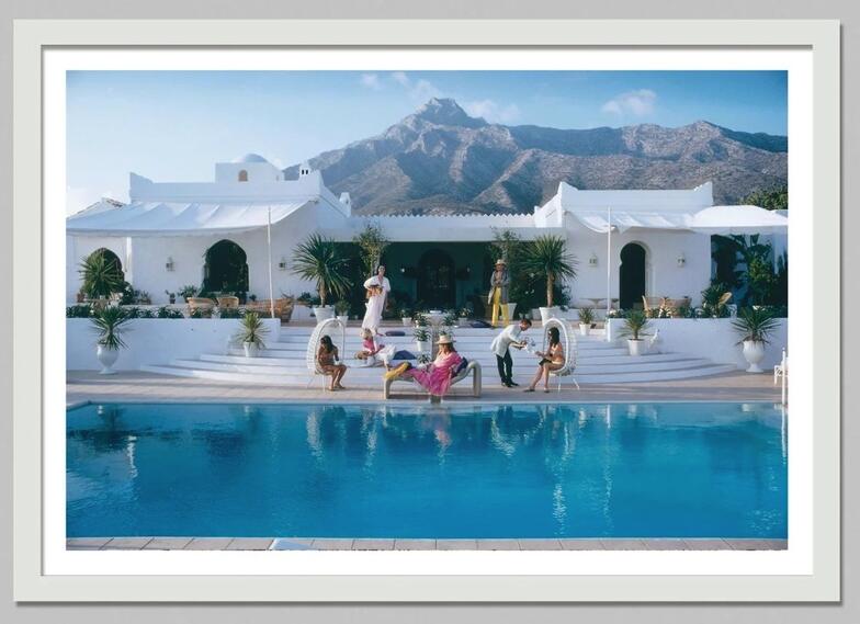 Luxury Lifestyle Pictures - Retro luksusowy styl życia gospodarza przy